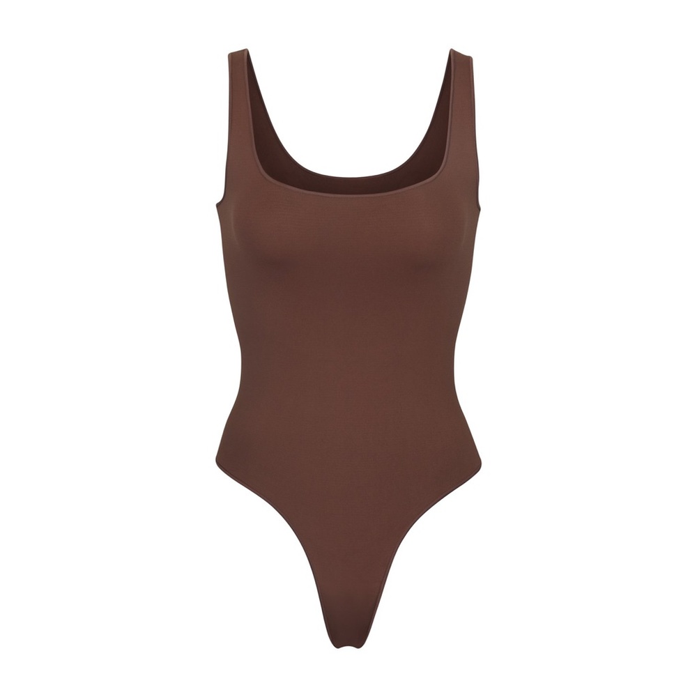SKIMS Scoop Neck Smoothing Bodysuit COCOA